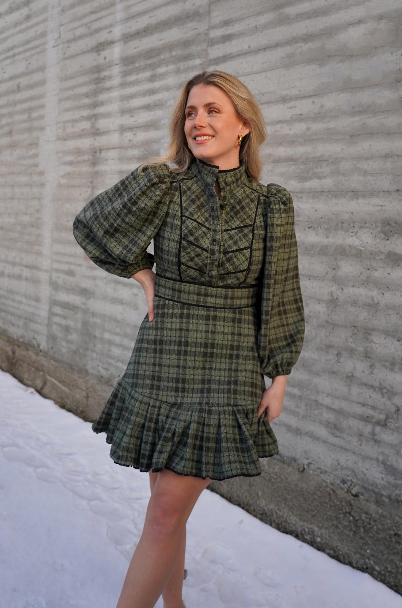 Dark green winter dress deals