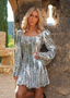 Stråle i Sophie Sequin kjole! Elegant sølv paljett-kjole med vide ermer og feminin passform. Perfekt festkjole til julebord, nyttår og spesielle anledninger
