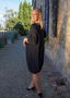 Golightly Adele kjole sort - elegant damekjole i silke med lange ermer
